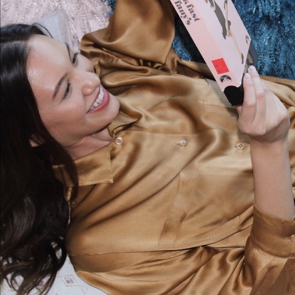 SOLD* 100% SILK CALVIN KLEIN VINTAGE BLOUSE - Picture 2 of 4